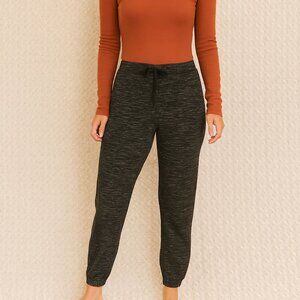 GUESS Black & White Joggers XS | Athleisure Chic with Drawstring Waist & Cuffed